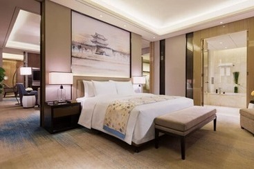 هتل Wanda Realm Jingzhou