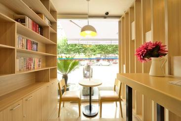 هتل Hanting Express Dalian Huanan Square
