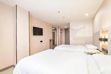 Hanting Hotel Shenzhen Tai An Metro Station