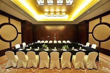 هتل Tai Zhou International Jinling