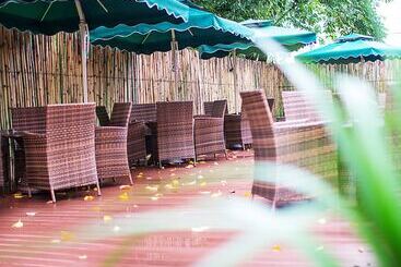 Relaxed Season Hotel Longcheng Branch