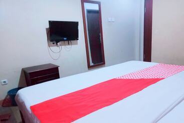 هتل Putri Gading 2 By Oyo Rooms