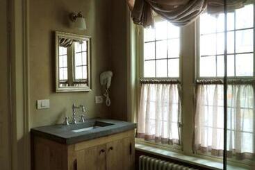 هتل B&b Saintsauveur Bruges