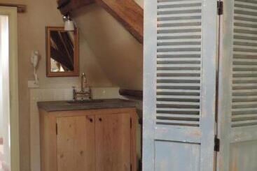 هتل B&b Saintsauveur Bruges