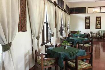هتل Bristol Cottages Kilimanjaro