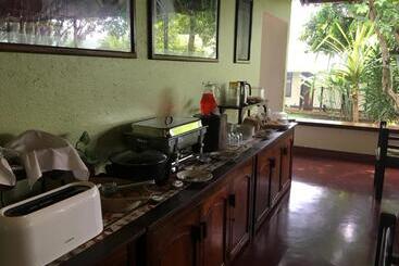هتل Bristol Cottages Kilimanjaro