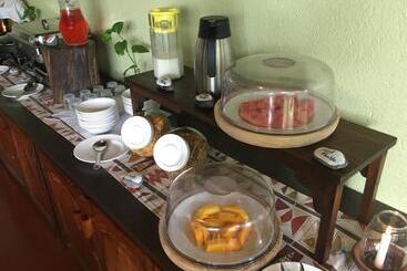 هتل Bristol Cottages Kilimanjaro