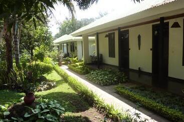 هتل Bristol Cottages Kilimanjaro