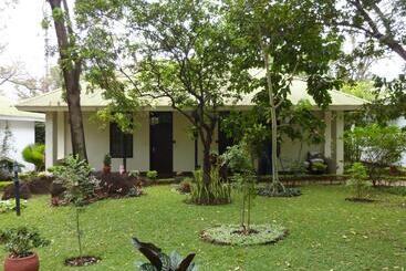 هتل Bristol Cottages Kilimanjaro