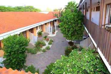 هتل Camacuri Residence