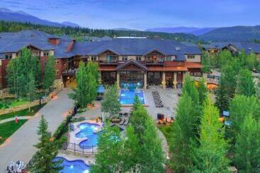 هتل Grand Timber Lodge