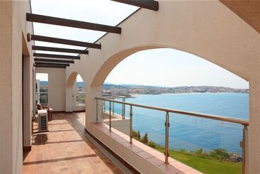 هتل Ofir Apartment