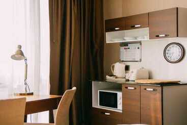 Parkside Hotel & Apartments