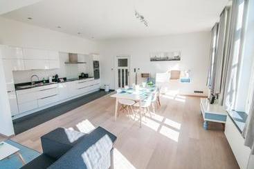 هتل Your House Apartments