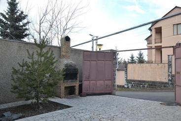 Nur Hotel & Resort