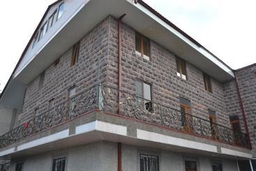 Nur Hotel & Resort