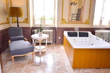 پانسیون Chateau D Origny, Chambres D Hotes Et Restaurant Gastronomique