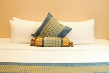 هتل Blooming Suites