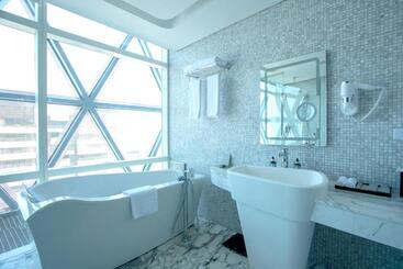 Century Marina Hotel   Lusail