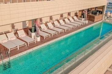 The House Hotel Al Khiran
