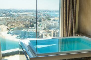 The House Hotel Al Khiran