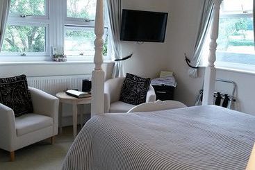 Avalon Lodge Bed And Breakfast