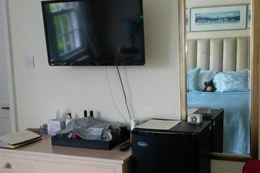 Avalon Lodge Bed And Breakfast