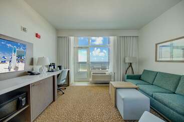 ホテル Best Western Premier   The Tides