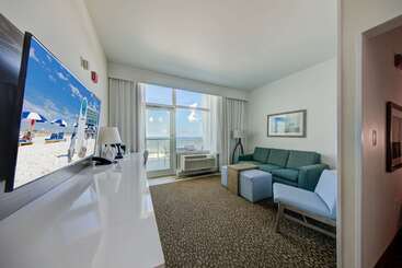 ホテル Best Western Premier   The Tides