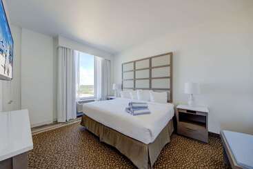 ホテル Best Western Premier   The Tides