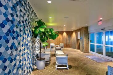 ホテル Best Western Premier   The Tides