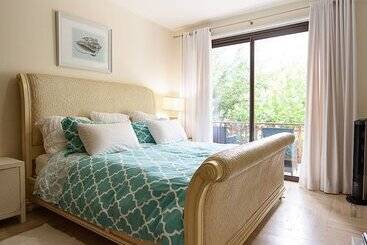 هتل El Portillo Residences By Mint
