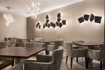 هتل Embassy Suites By Hilton Mcallen Convention Center