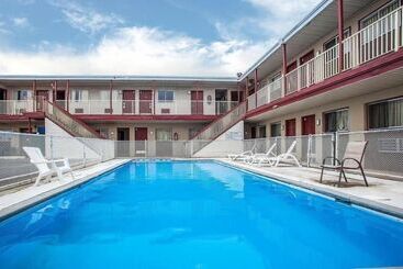 هتل Flamingo Inn