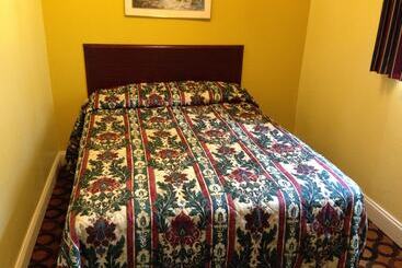 هتل Flamingo Inn
