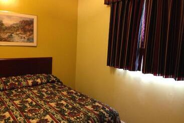 هتل Flamingo Inn