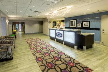 호텔 Hampton Inn & Suites Dublin