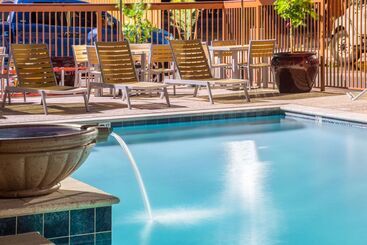 هتل Hampton Inn & Suites Phoenix East Mesa