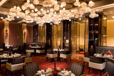 هتل Hilton Yantai Golden Coast