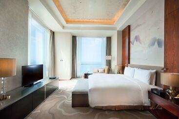 هتل Hilton Yantai Golden Coast