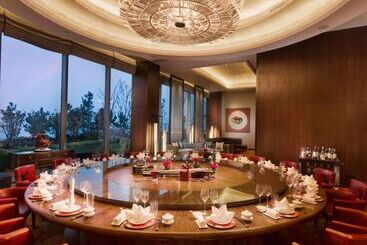 هتل Hilton Yantai Golden Coast