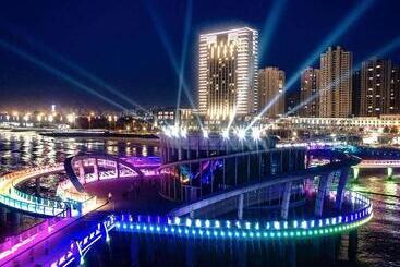 هتل Hilton Yantai Golden Coast
