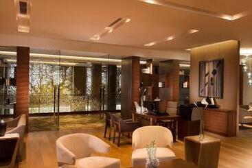 هتل Hilton Yantai Golden Coast