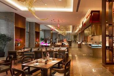 هتل Hilton Yantai Golden Coast