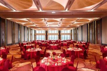 هتل Hilton Yantai Golden Coast