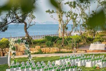 هتل Hilton Yantai Golden Coast