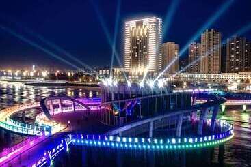 هتل Hilton Yantai Golden Coast