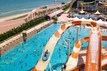 هتل Hilton Yantai Golden Coast