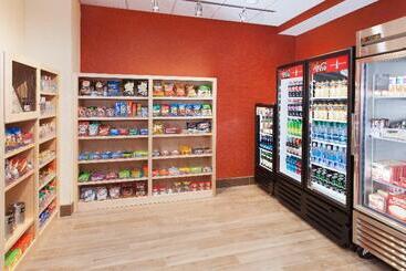 هتل Holiday Inn Express & Suites Sandusky, An Ihg