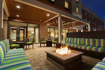 هتل Home2 Suites By Hilton Champaign / Urbana